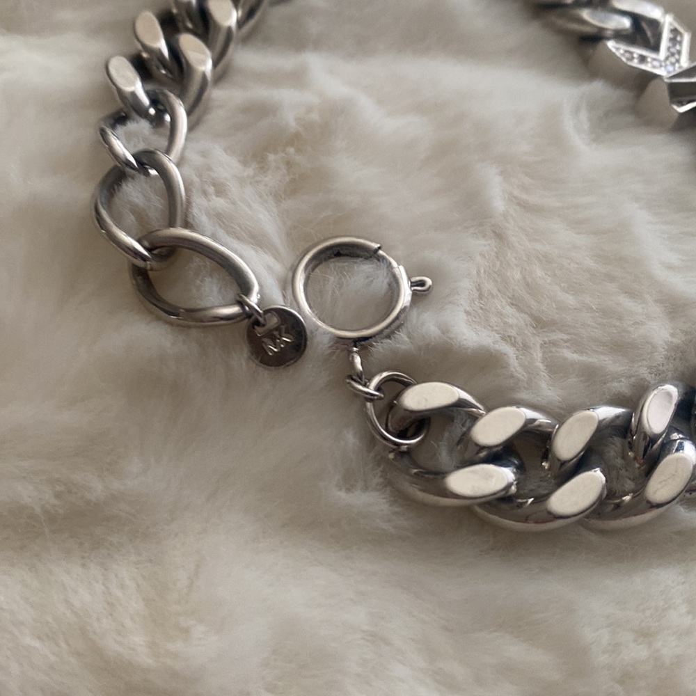 Michael Kors Silver Bracelet
Excellent condition like new!! - Picture 3 of 7